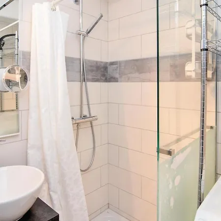 Stunning In Sete With Wifi * Sète