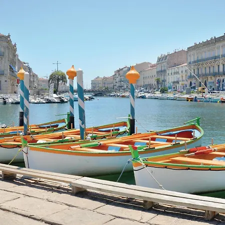 Apartment Stunning In Sete With Wifi